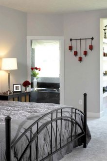 Κόκκινους τόνους στην κρεβατοκάμαρα