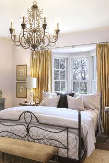 Μπεζ και λευκό σχεδιασμό υπνοδωματίου