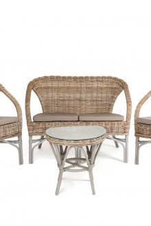 Έπιπλα ελαφριάς λυγαριάς