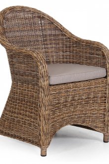 Καλή ψάθινη καρέκλα