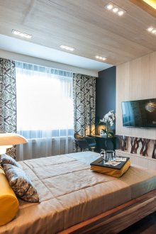 Καφέ μαύρο υπνοδωμάτιο