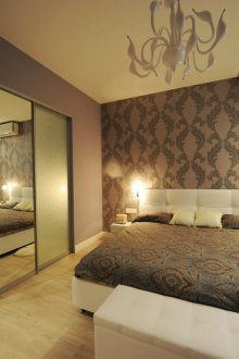 Γκαρνταρόμπα στο υπνοδωμάτιο με μοντέρνο στυλ