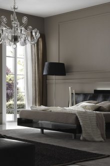 Γκρι μαύρη κρεβατοκάμαρα