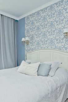 Μπλε και άσπρο υπνοδωμάτιο