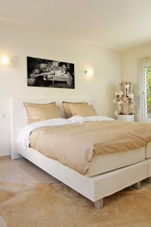 Cozy beige και λευκό υπνοδωμάτιο