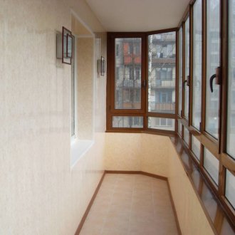 Αδιάβροχο πλαστικό στην διακόσμηση του λότζια