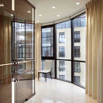 Πανοραμική τζάμια του διαμερίσματος