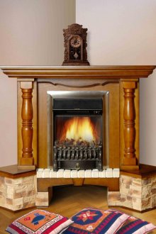 Γωνιακό ηλεκτρικό τζάκι με ξύλινη επένδυση