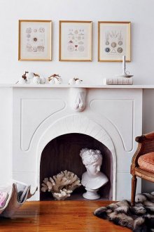 Λευκό κομψό ανασηκωμένο τζάκι