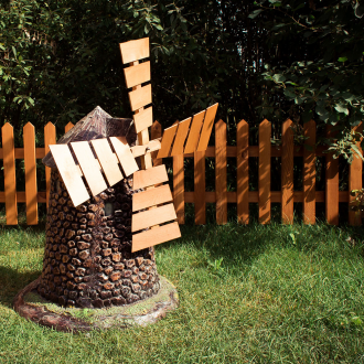 Διακοσμητικό μικρό μύλο από μέταλλο και ξύλο για τη διακόσμηση του χώρου