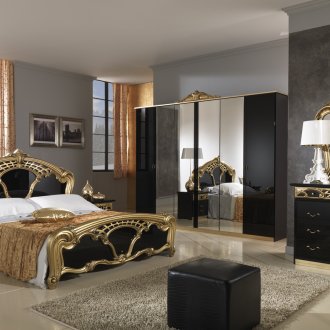 Μαύρο και χρυσό έπιπλο στο μεγάλο υπνοδωμάτιο