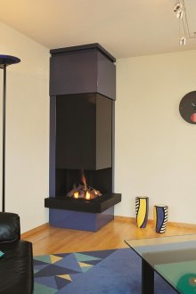 Τετράγωνο τζάκι στο σαλόνι