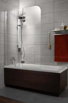 Γυάλινη κουρτίνα σε καφέ-γκρι μπάνιο