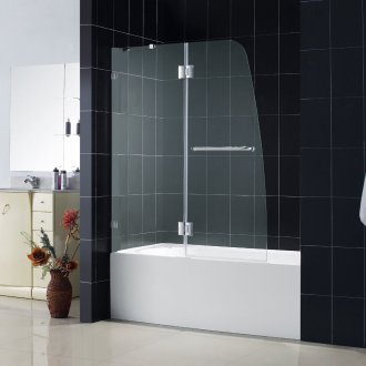 Γυάλινη κουρτίνα σε ένα μπεζ και μαύρο μπάνιο