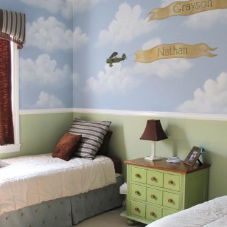 Βαμμένα τοίχους και οροφή σε ένα φυτώριο