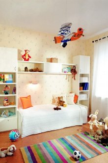 Λευκή οροφή σε ένα μικρό φυτώριο