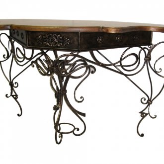 Παλιές καρέκλες στο εσωτερικό