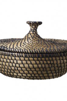 Μπουκέτο με γλυκά σε καλάθι