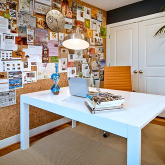 Τοίχο από φελλό στο γραφείο