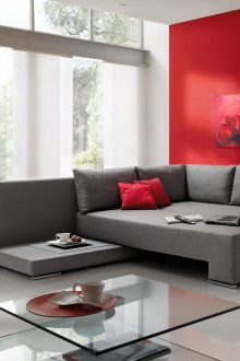 Γκρι και κόκκινα χρώματα στο εσωτερικό