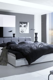 Γκρι τοίχο στο υπνοδωμάτιο