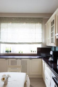 Γωνιακή κουζίνα με καναπέ