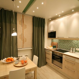 Καλή κουζίνα με καναπέ