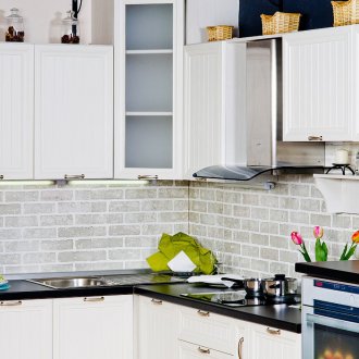 Λευκή κουζίνα στυλ Provence