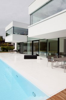 Φωτεινή κατοικία επίπεδης οροφής υψηλής τεχνολογίας