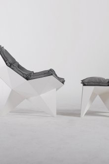 Σύγχρονη πολυθρόνα με οθωμανικά