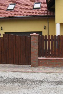 Πύλες, φράχτες και ξύλινες πόρτες