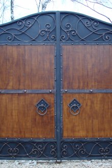 Ξύλινες και μεταλλικές πύλες