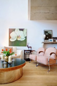 Ζωγραφική με ορχιδέα στο σαλόνι με φενγκ σούι