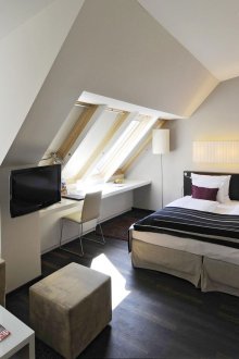 Κομψή σοφίτα υπνοδωμάτιο 14 τ.μ.