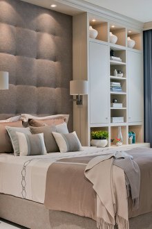 Καφέ μπεζ κρεβατοκάμαρα