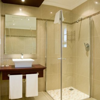 Προβολείς στο μπάνιο χωρίς τουαλέτα