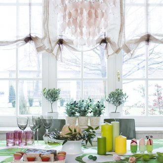 Όμορφη διακόσμηση τραπεζαρίας