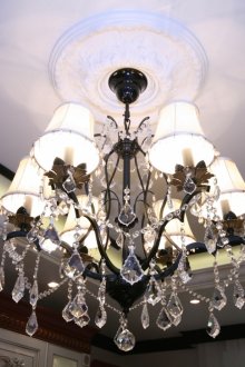 Μεγάλος πολυέλαιος με αμπαζούρ