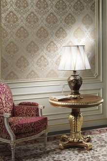 Κλασσική επιτραπέζια λάμπα με άσπρο ακουστικό