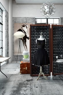 Μαύρη-καφέ οθόνη στο εσωτερικό του διαμερίσματος