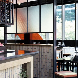 Ράφι οθόνης στο εσωτερικό