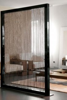 Ασυνήθιστη μαύρη οθόνη στο σαλόνι