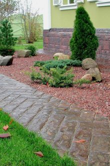 Δρόμος πεζοδρομίων στον κήπο