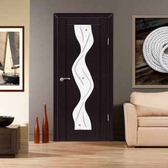 Μαύρη πόρτα με επίστρωση PVC και γυαλί στο μπάνιο