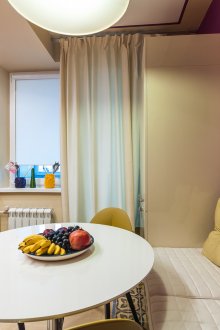 Καναπές σε μια μικρή κουζίνα