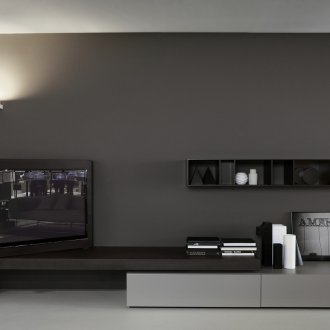 Μαύρη και γκρι τηλεόραση στο καθιστικό