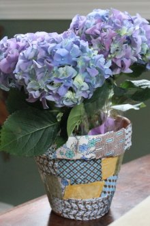 Διακόσμηση της κατσαρόλας με κομμάτια υφάσματος