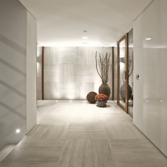 Wenge laminate στο διάδρομο