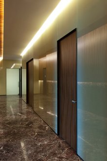 Διαγώνιο έλασμα στο διάδρομο