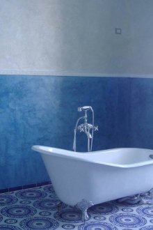 Μπλε-άσπρο, υφή, τοίχοι μπάνιου